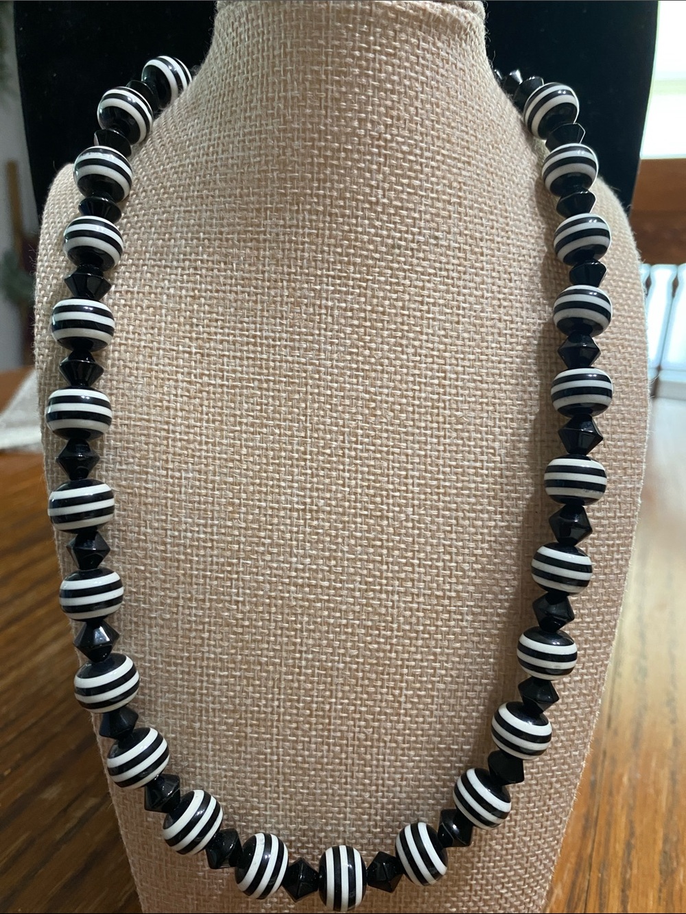 Black and White Striped Bead Necklace & Bracelet Set